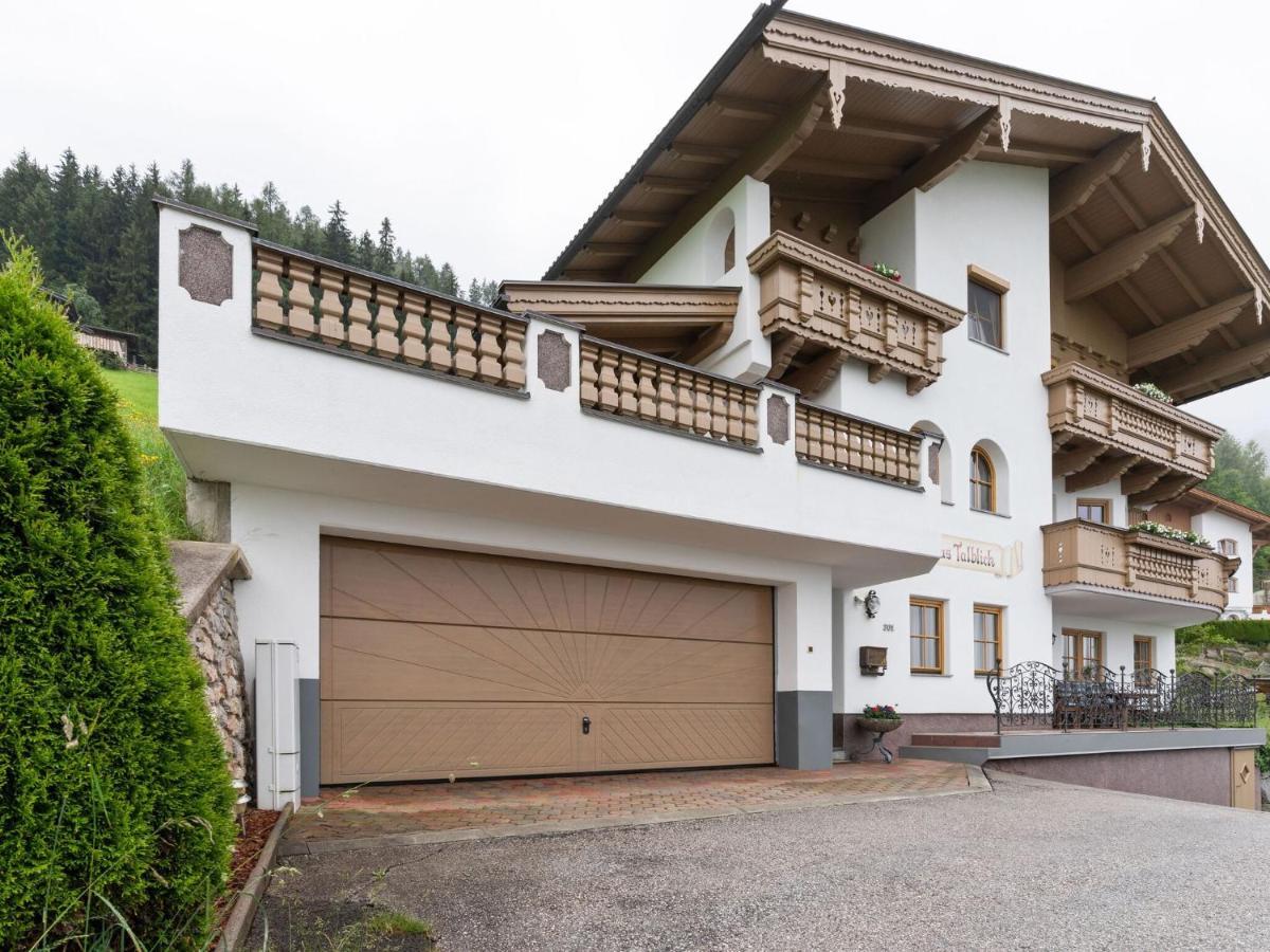 Quaint Apartment In Hainzenberg Near Horbergbahn المظهر الخارجي الصورة